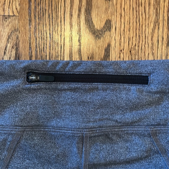 Lululemon grey/black leggings with pockets - Picture 3 of 7
